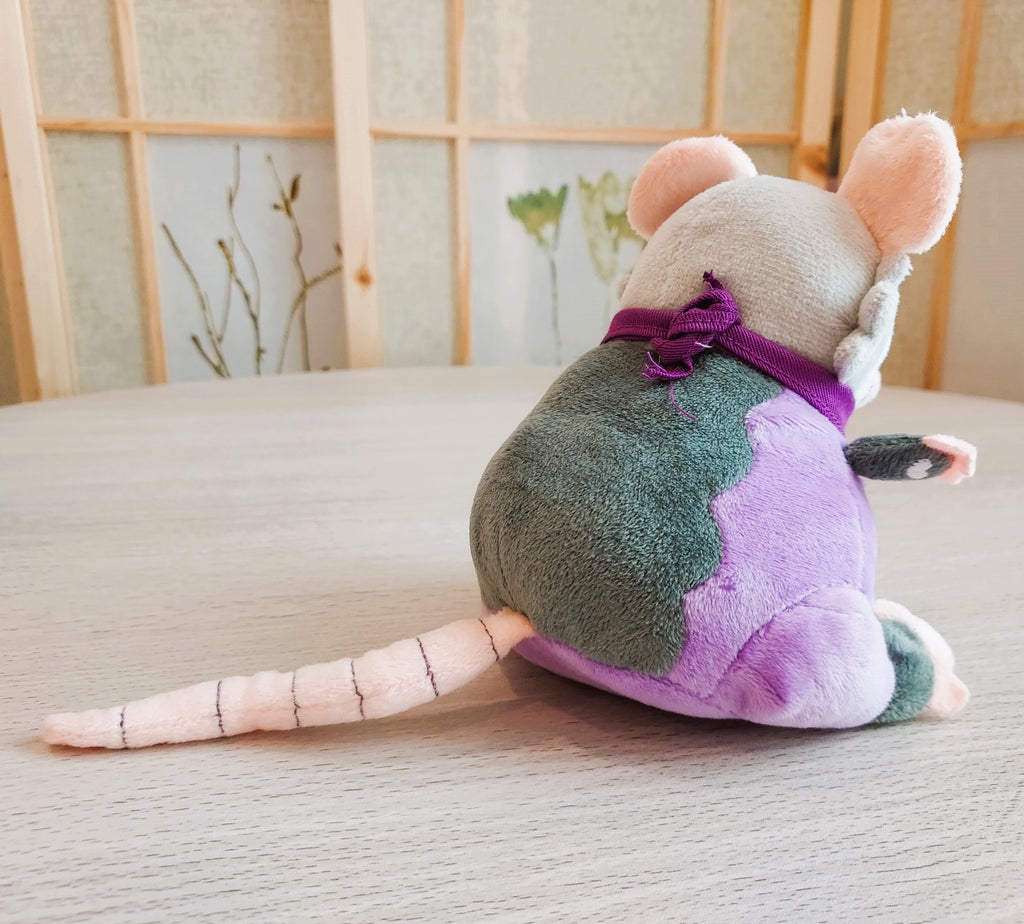 Back view of BeanBuds beanie plush of Plum Possum